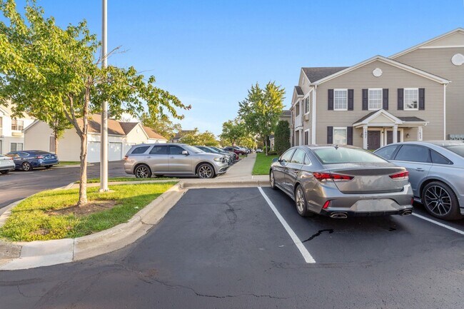 Building Photo - 1623 Silverstone Dr