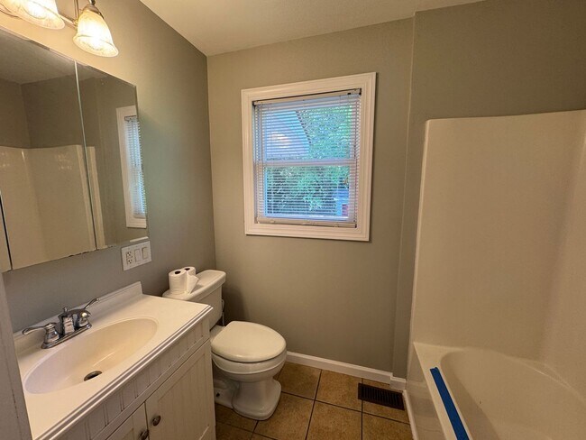 Building Photo - Available to Show