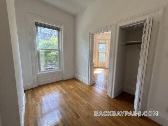 Building Photo - 225 Newbury St