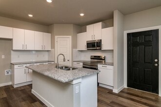 Building Photo - GORGEOUS 2 BEDROOM FOUR PLEX LOCATED IN MIDLOTHIAN ISD!