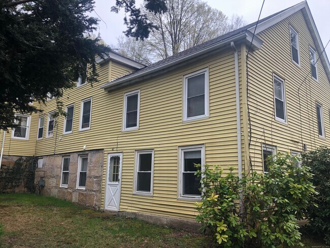 Building Photo - 42 Fisher Hill Rd