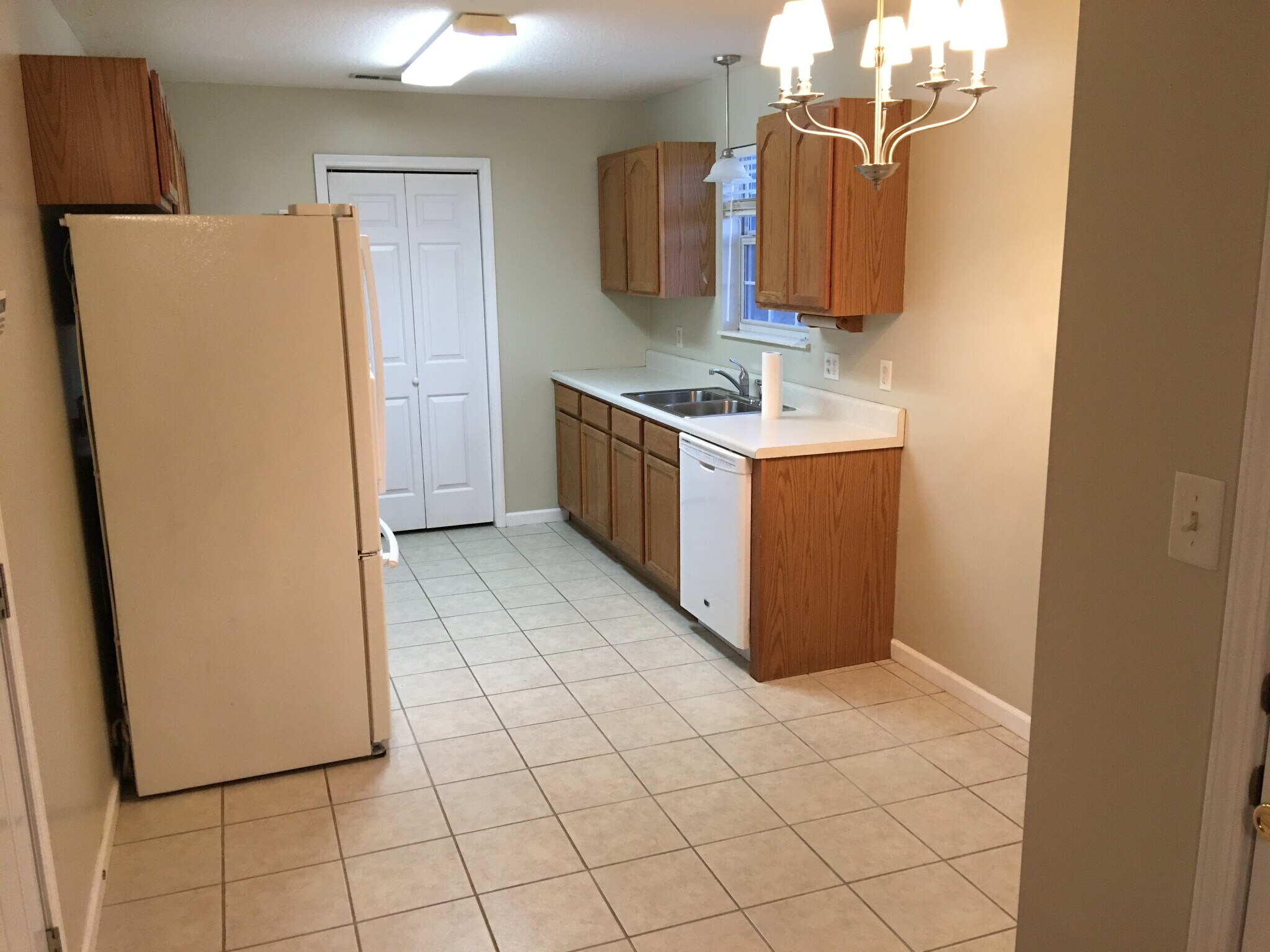 Tile Kitchen - 7301 Emerald Farm Way