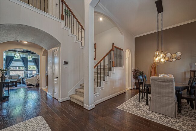 Building Photo - 6306 Hidden Alley Dr