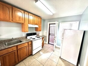 Building Photo - 6120