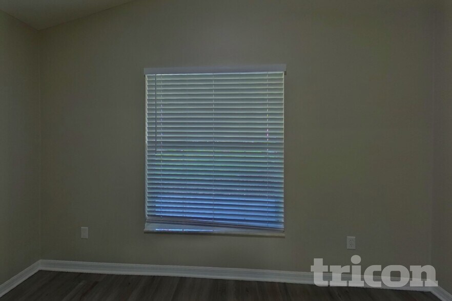 Building Photo - 10418 Reagans Run Dr