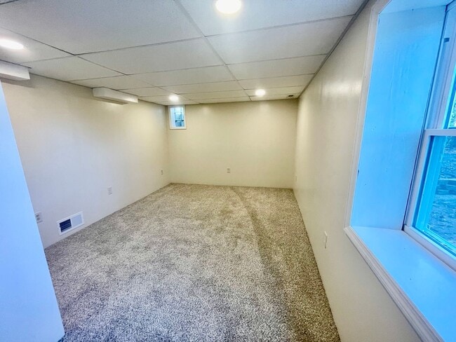 Building Photo - MUST SEE! 3 Bed 1 Bath Aliquippa PA