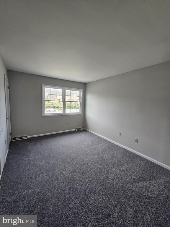 Building Photo - 33 Fieldstone Ct