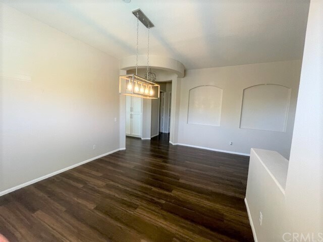 Building Photo - 34206 Pinehurst Dr