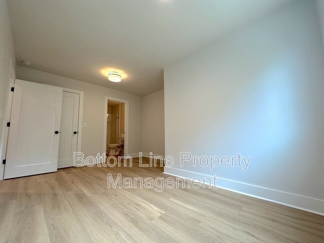 Building Photo - 1358 Briar Creek Rd