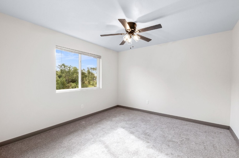 Building Photo - 352 Deschane Ave