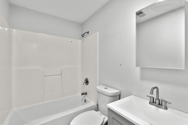 Building Photo - 2518 E Fayette St