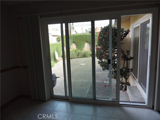 Building Photo - 1451 N Shaffer St