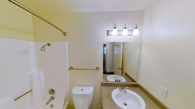 Bathroom - La Salle Apartments