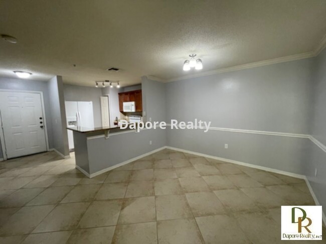 Building Photo - Move In Ready 2 Bed, 2 Bath, Bottom Floor ...