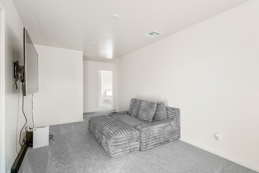 Building Photo - 1382 E White Desert Dr