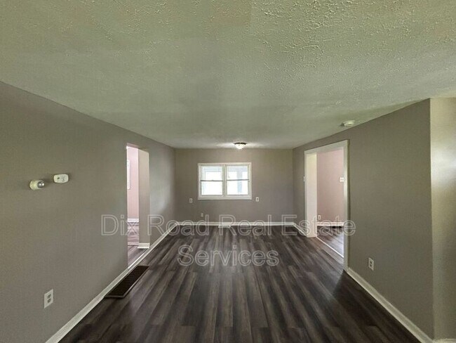 Building Photo - 1205.5 Forrer St