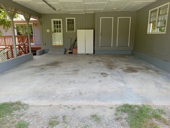 Building Photo - 6518 Alexander Dr