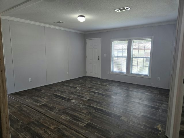 Building Photo - 1400 Banana Rd