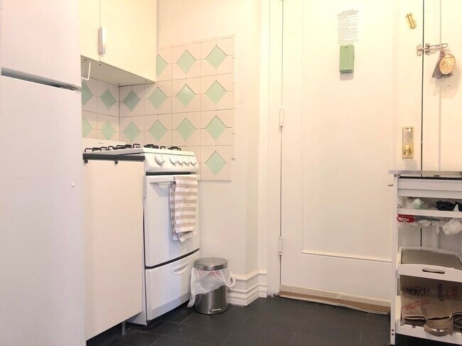 Floorplan - 102 W 79th Street