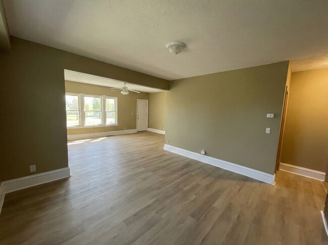 Building Photo - 4804 E 84th St