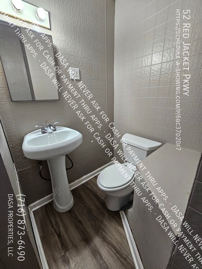 Building Photo - 52 Red Jacket - 4 Bed / 1 Bath