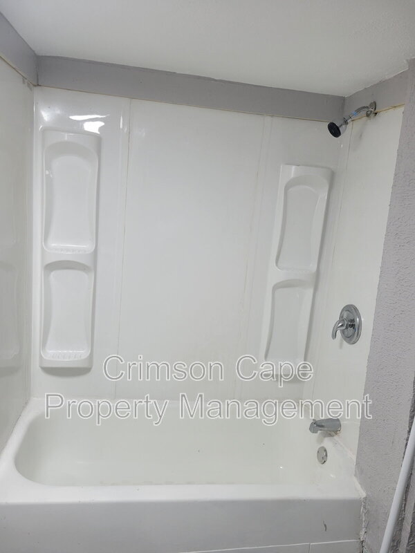 Building Photo - 13 E Chestnut St