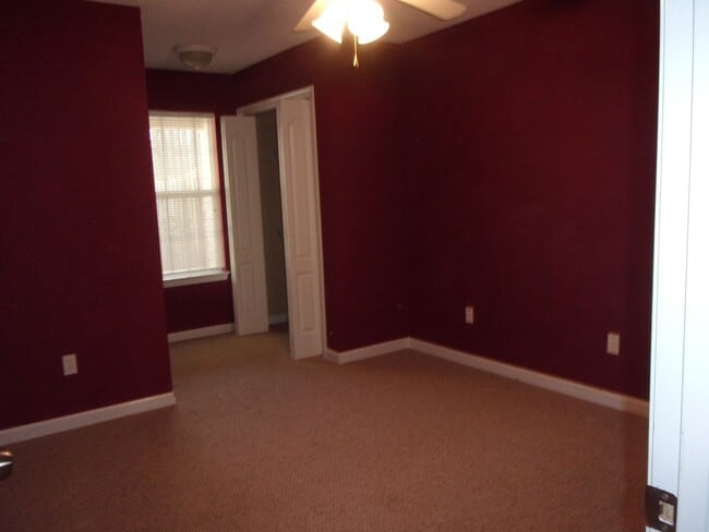 Building Photo - Creekside Townhomes, Creeke Lane, Enterpri...