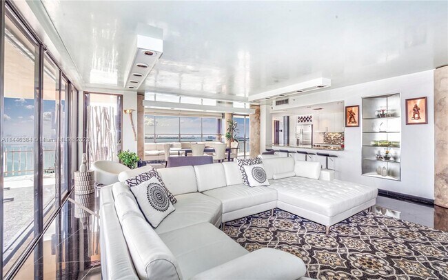 Building Photo - 11113 Biscayne Blvd