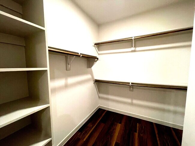 Building Photo - 15117 Fishtrap Bike Path