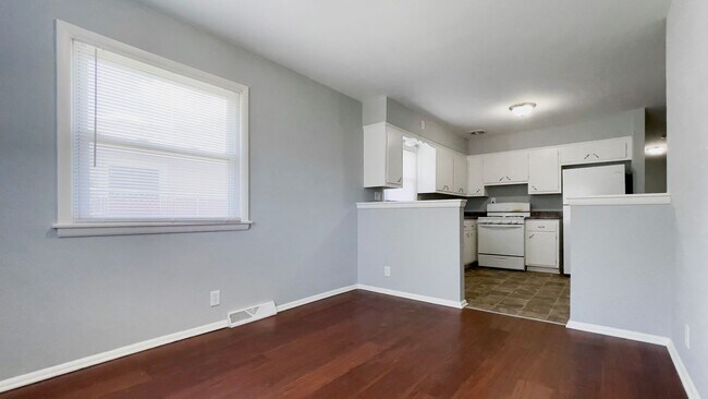 Building Photo - 5747 N 93rd St