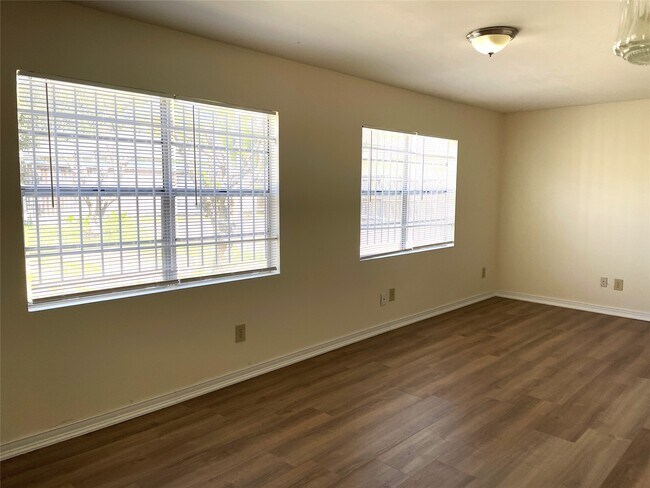 Building Photo - 8830 Sharpcrest St