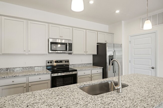 Building Photo - Brand New 2 Bedroom Condo Located in Midlo...