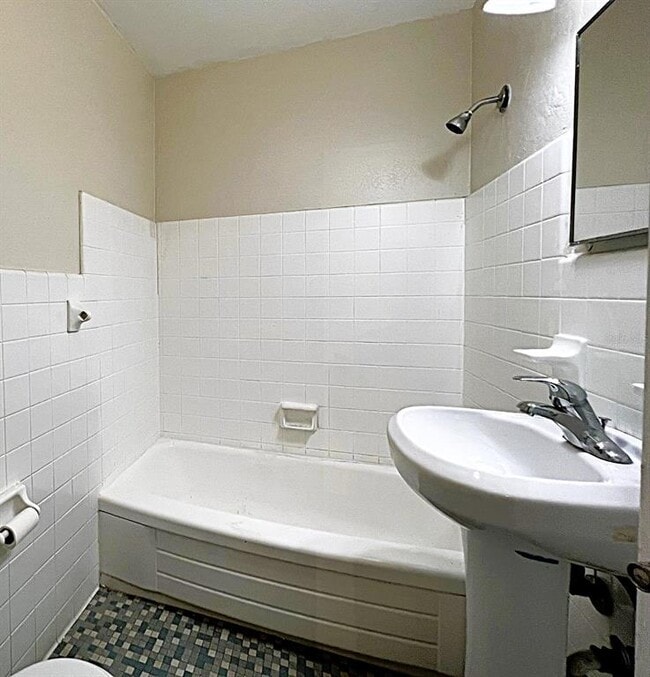 Building Photo - 3315 58th Ave S