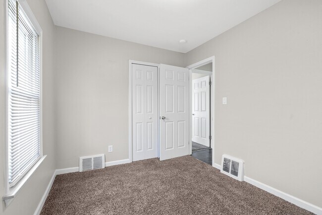 Building Photo - 13748 Helen St