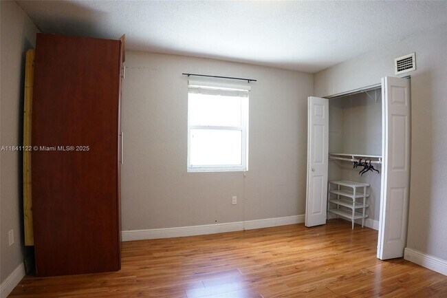 Building Photo - 20301 SW 118th Ave