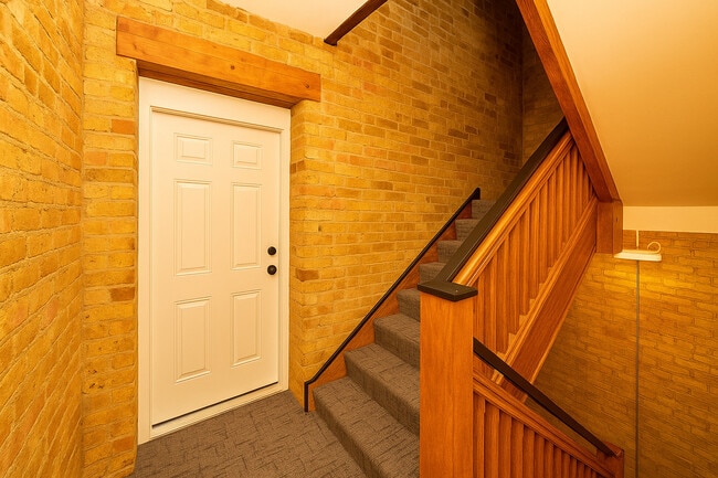 Building Photo - 5200 N Winthrop Ave