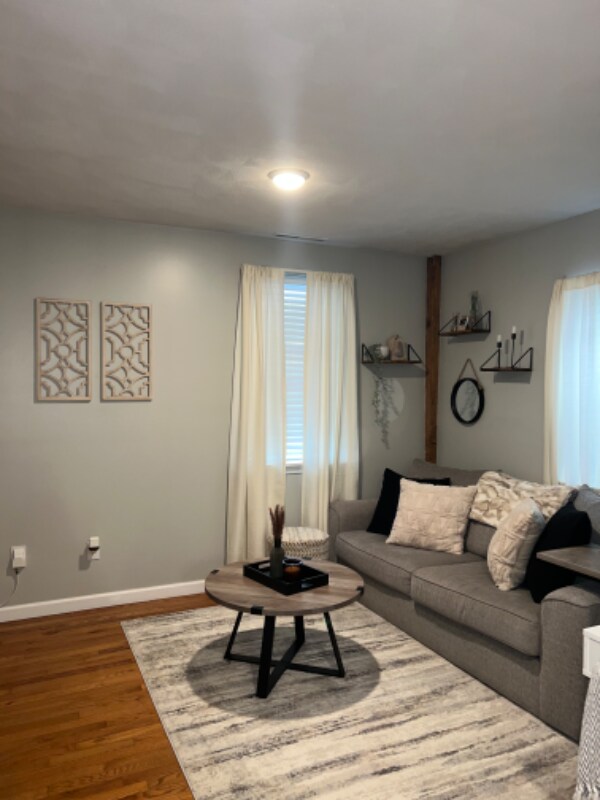 Building Photo - 116 E Main St