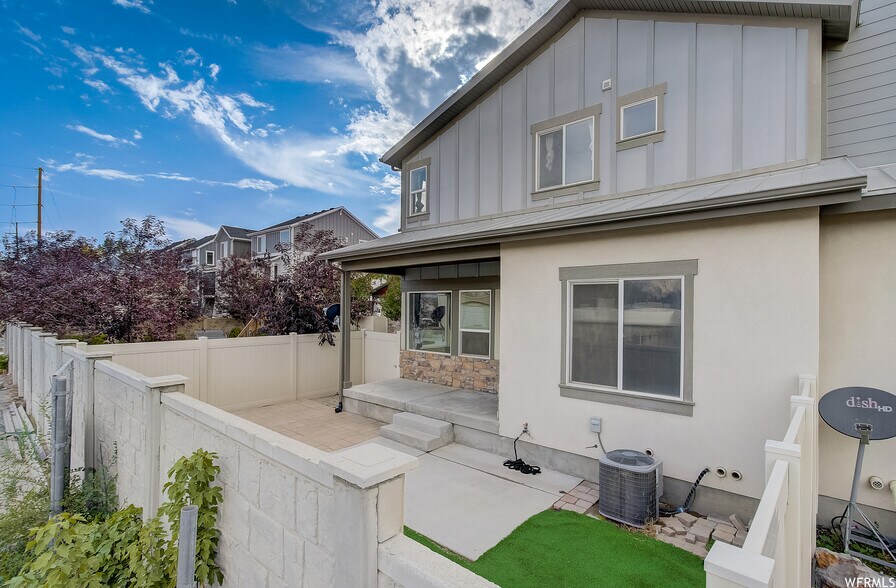 Building Photo - 7547 S Casenina Dr