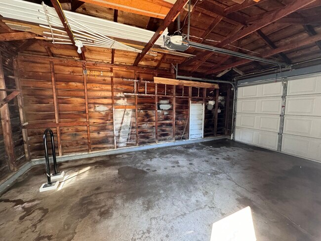 Garage - 313 Chestnut St