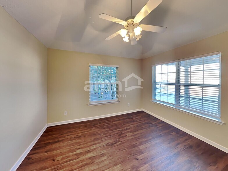 Building Photo - 2967 Butterfly Bnd