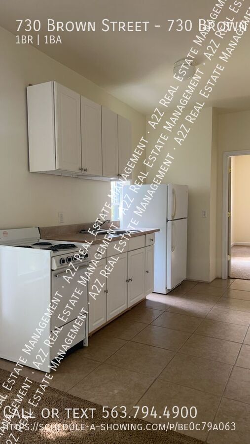 Building Photo - LARGE 1 bedroom/1 bath Apartment