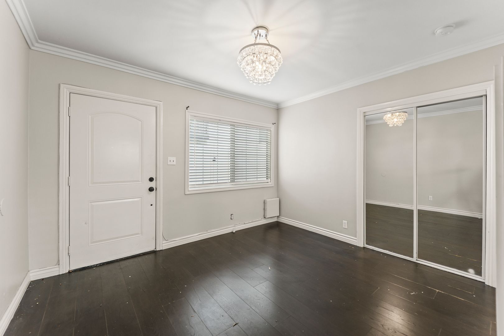 Building Photo - 4104 E 7th St