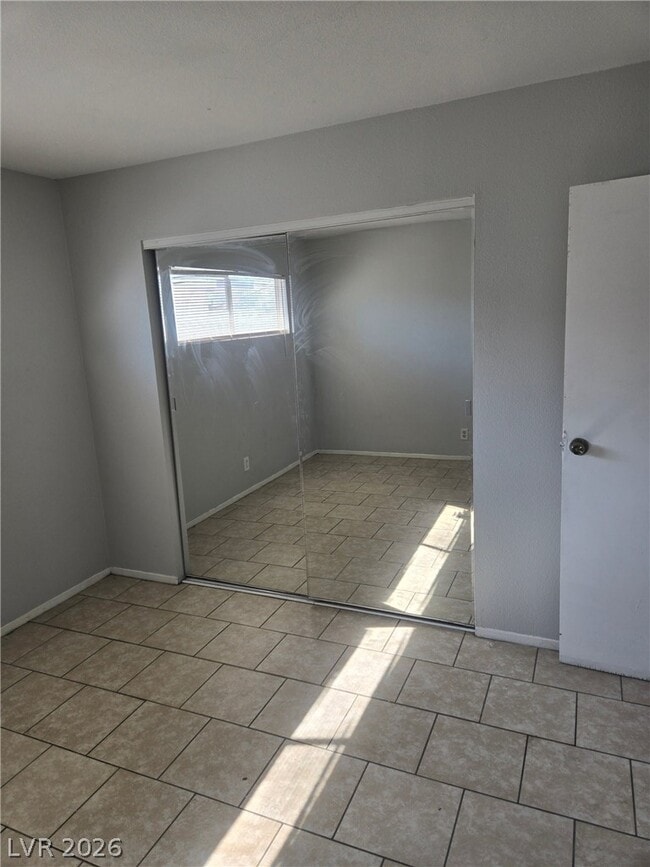 Building Photo - 3853 Soda Springs Dr