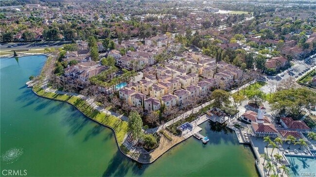 Building Photo - 225 Montana Del Lago Dr