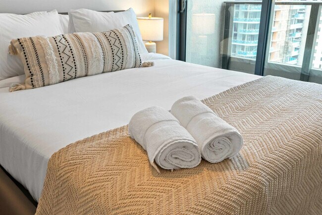 Building Photo - 121 NE 5th St