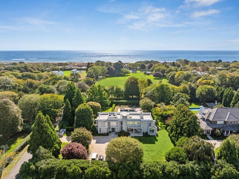 Building Photo - 8 Heller Ln