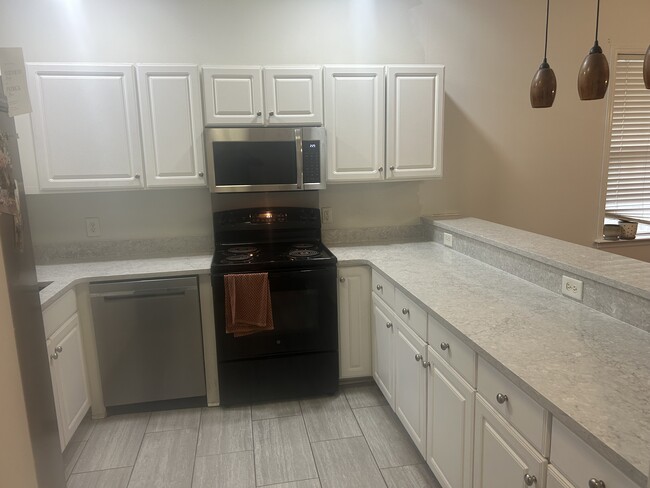 Upgraded kitchen - 1549 Little Rock Boulevard