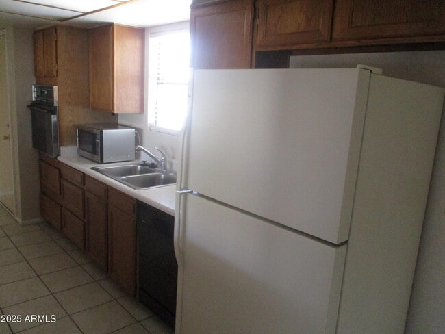 Building Photo - 4607 E Bohl St