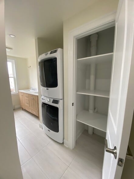 Washer Dryer- Linen Closet - 20 Sherman Ave