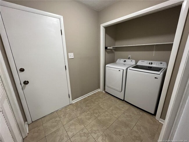 Building Photo - 3002 Folkstone Cir